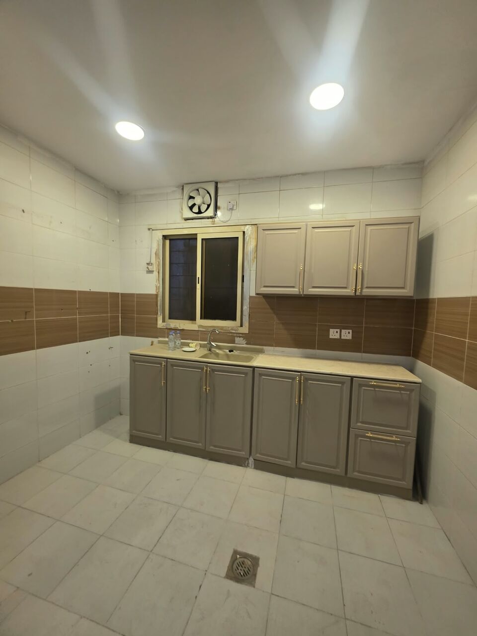 Khobar, Apartments, Flats, Houses & Villas, SAR 1250/year,  2 BR,  Consists Of:-  2 Bedrooms, A Living Room 2 Washroom  Kitchen