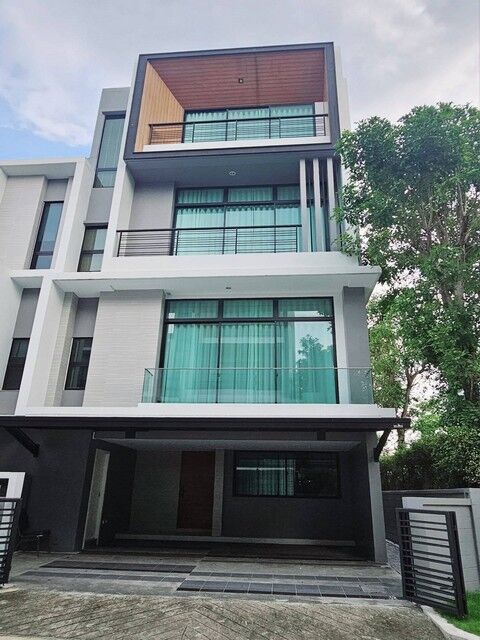 Bangkok, Villas, THB 75000,  24 Sq. Feet,  Townhome For Rent, 3.5 Floors, Corner Unit, Nirvana DEFINE Srinakarin-Rama 9, Next To The
