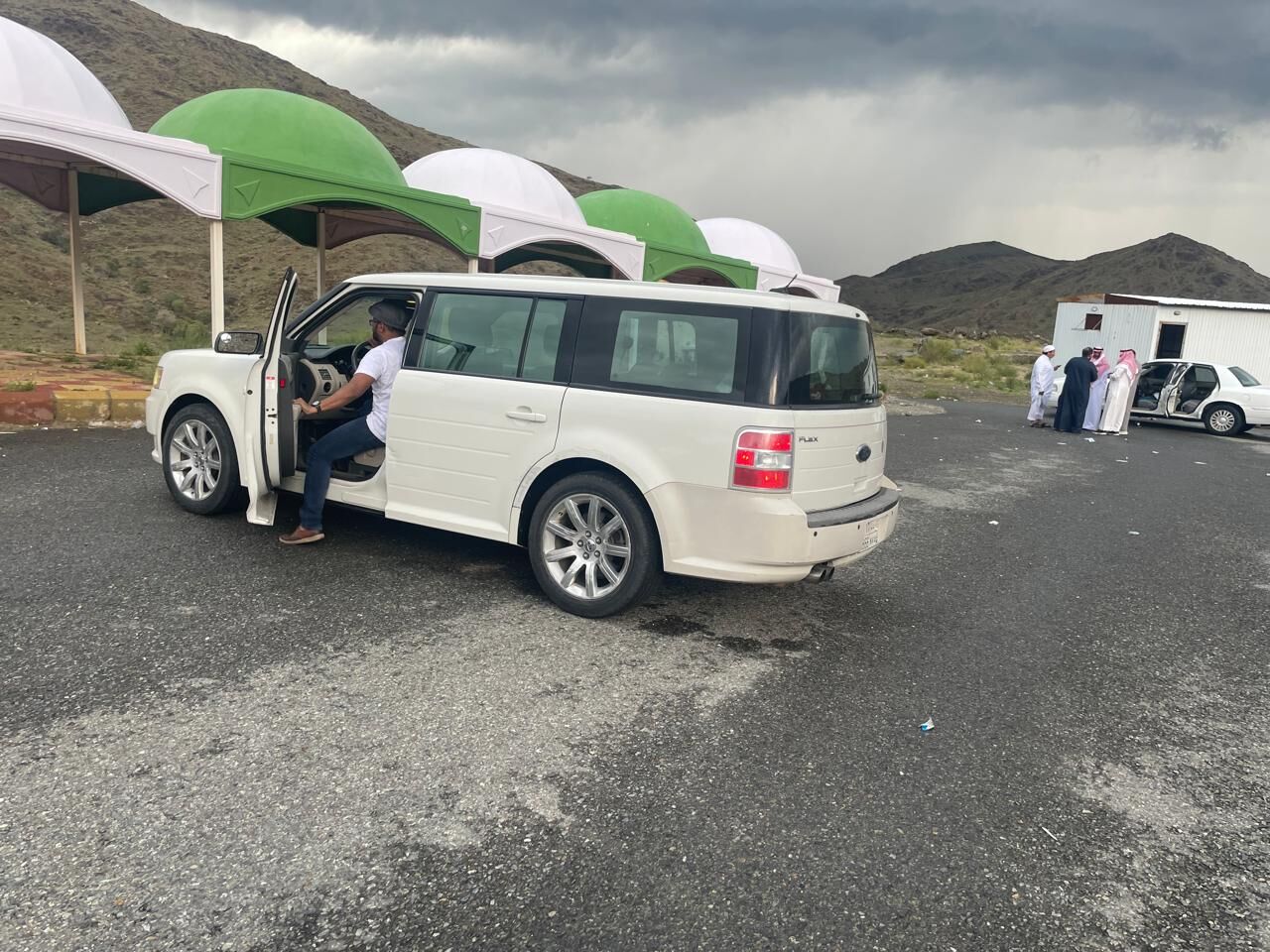 Riyadh, Vehicles, Cars & Trucks , SAR 18000,  Ford Flex,  2010,  Automatic,  389000 KM,    For Sale Due To Leaving KSA
