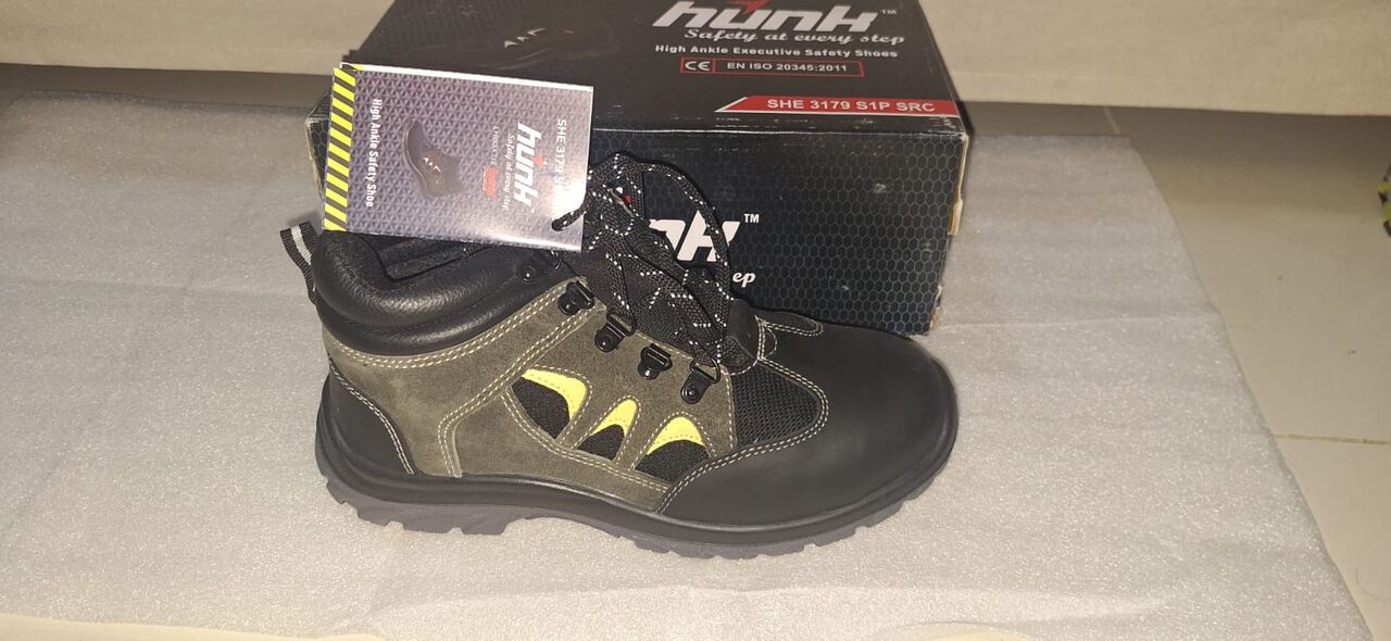 Hofuf, Clothing & Accessories, SAR 120,  SAFETY SHOES
