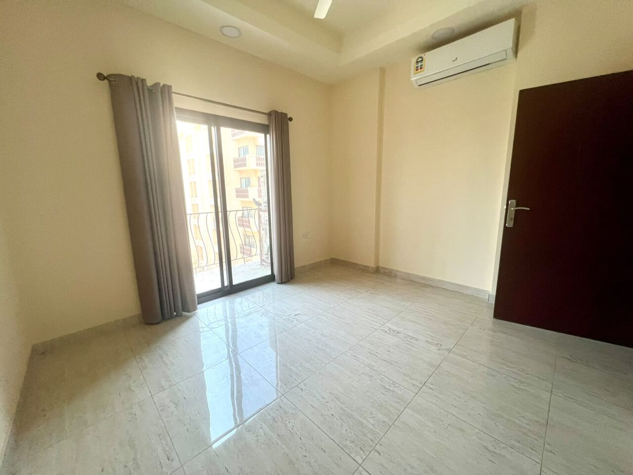 Manama, Apartments, Flats, Houses & Villas, BHD 250/month,  2 BR,  2bhk | Closed Kitchen|semi Furnished For 250bd With EWA