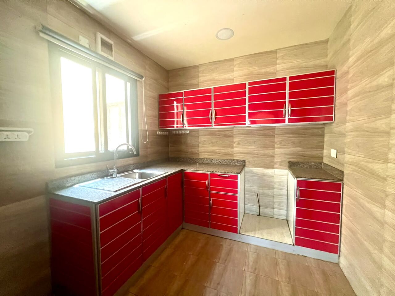 Manama, Apartments, Flats, Houses & Villas, BHD 250/month,  2 BR,  2bhk | Closed Kitchen|semi Furnished For 250bd With EWA