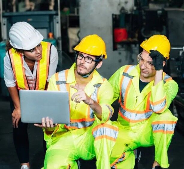 Dubai, Business, INDUSTRIAL UNIFORM SUPPLIERS & MANUFACTURERS IN DUBAI
