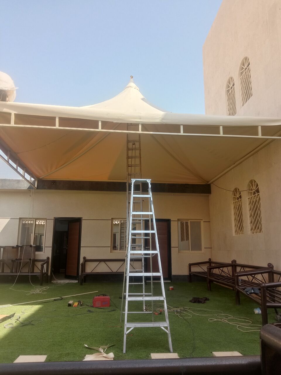 Riyadh, Construction, للحدادة و المونيم،الذجاج