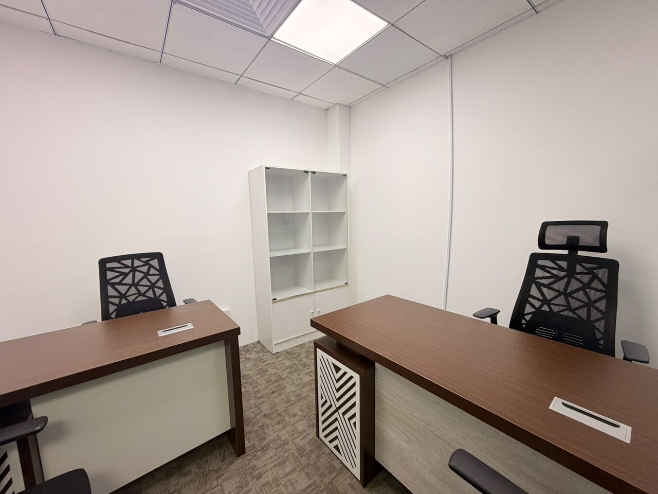 Dubai, Offices, AED 21000,  100 Sq. Feet,  Furnished Office For Rent-Baniyas Square