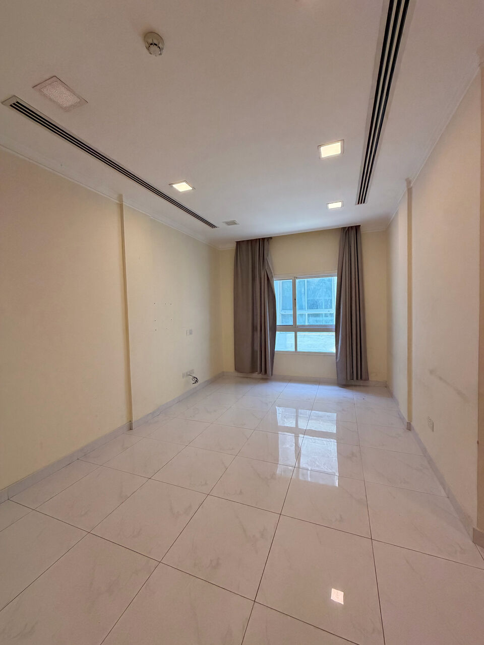 Tubli, Apartments, Flats, Houses & Villas, BHD 250/month,  3 BR,  🏠 SPACIOUS 3 BHK SEMI-FURNISHED FLAT FOR RENT 📍 Tubli – McDonald’s Area, Near We One Mar