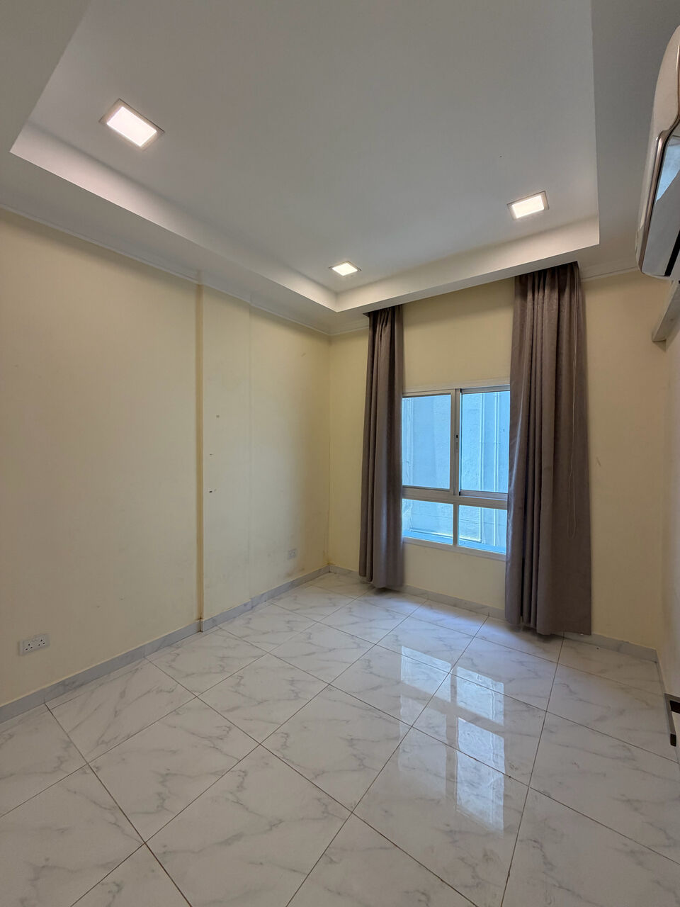 Tubli, Apartments, Flats, Houses & Villas, BHD 250/month,  3 BR,  🏠 SPACIOUS 3 BHK SEMI-FURNISHED FLAT FOR RENT 📍 Tubli – McDonald’s Area, Near We One Mar