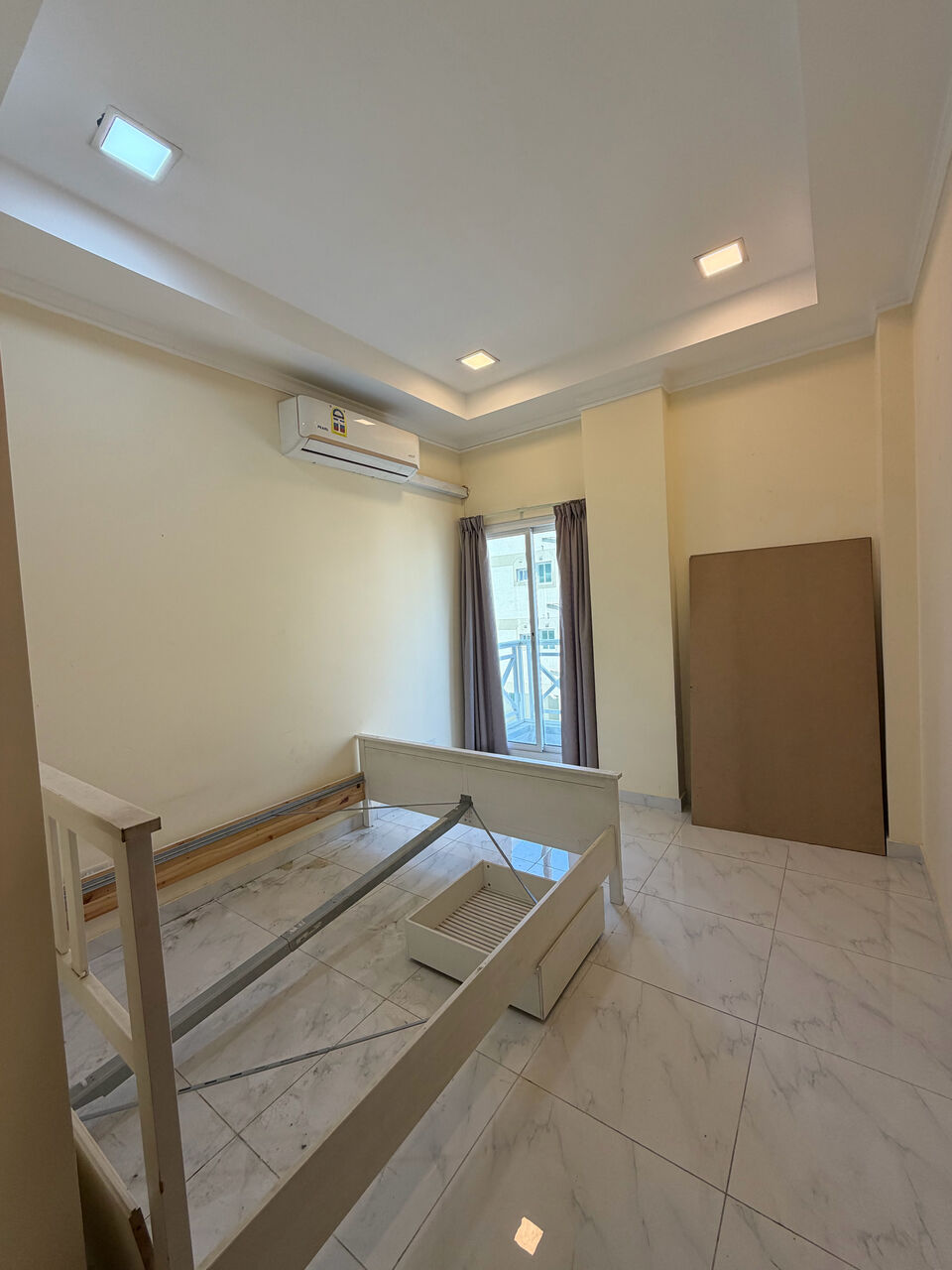 Tubli, Apartments, Flats, Houses & Villas, BHD 250/month,  3 BR,  🏠 SPACIOUS 3 BHK SEMI-FURNISHED FLAT FOR RENT 📍 Tubli – McDonald’s Area, Near We One Mar