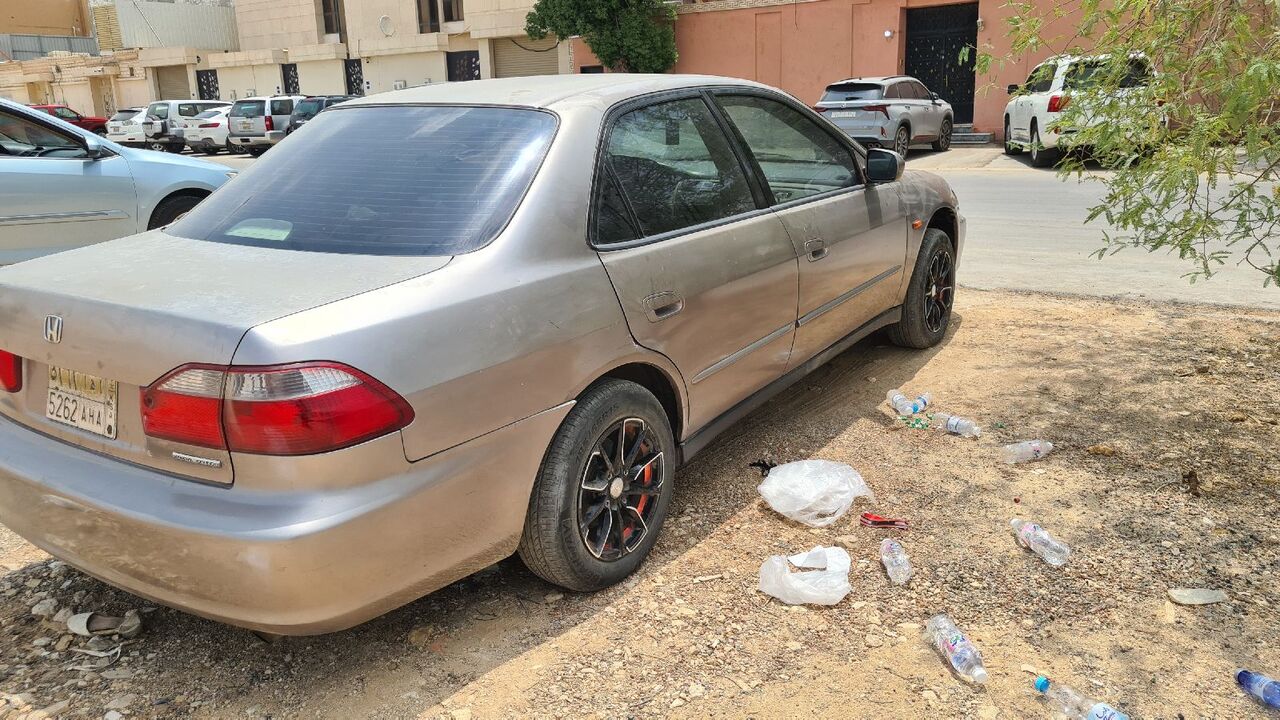Riyadh, Vehicles, Cars & Trucks , SAR 10000,  Honda Accord,  2002,  Automatic,  600000 KM,