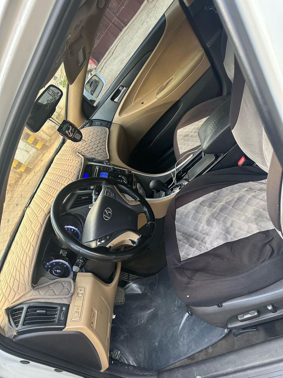 Riyadh, Vehicles, Cars & Trucks , SAR 20000,  Hyundai Sonata,  2012,  Automatic,  390 KM,  Sonata  Full Option