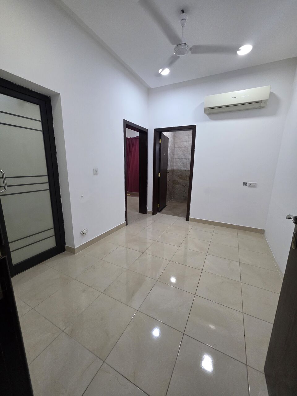 Manama, Apartments, Flats, Houses & Villas, BHD 200/month,  1 BR,  -Very Neet & Clean Semi Furnished 1 BHK Flat With Unlimited Ewa @200/BD In Gafool