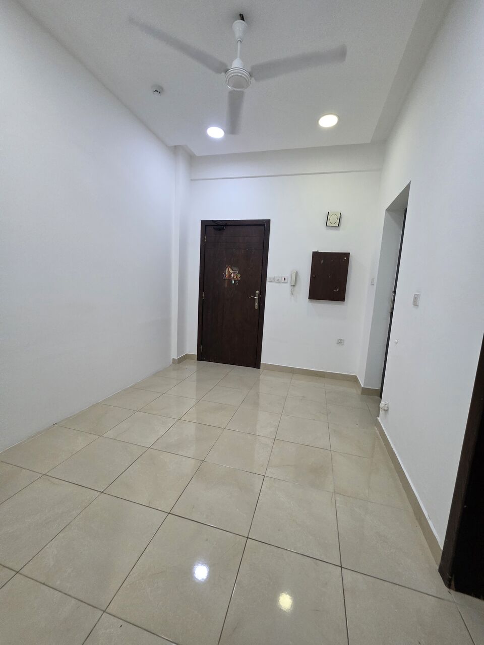 Manama, Apartments, Flats, Houses & Villas, BHD 200/month,  1 BR,  -Very Neet & Clean Semi Furnished 1 BHK Flat With Unlimited Ewa @200/BD In Gafool