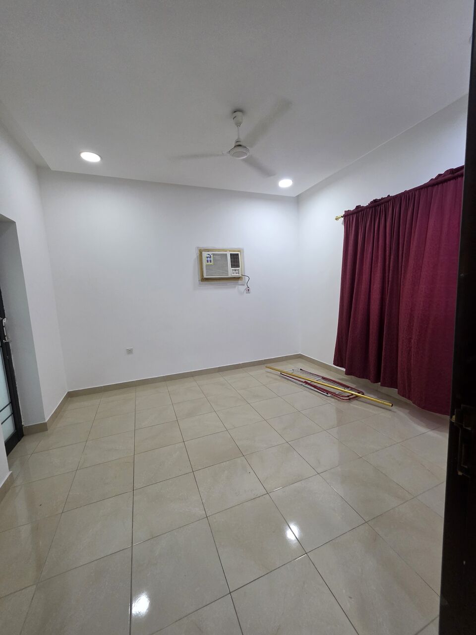 Manama, Apartments, Flats, Houses & Villas, BHD 200/month,  1 BR,  -Very Neet & Clean Semi Furnished 1 BHK Flat With Unlimited Ewa @200/BD In Gafool