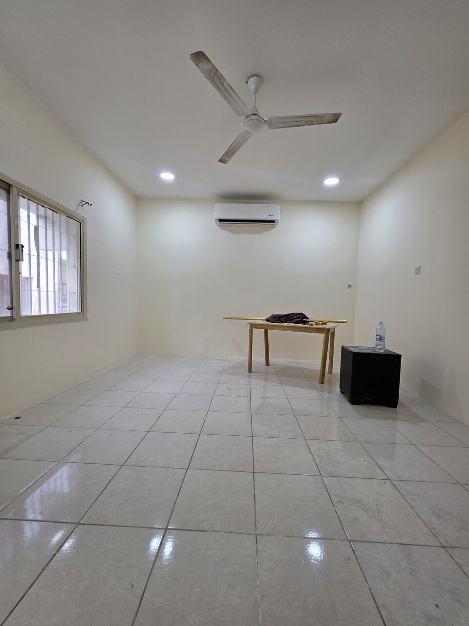 Manama, Apartments, Flats, Houses & Villas, BHD 250/month,  2 BR,  -Very Neet & Clean Semi Furnished 2 BHK Balcony Flat With Unlimited Ewa @250/BD In Gafool