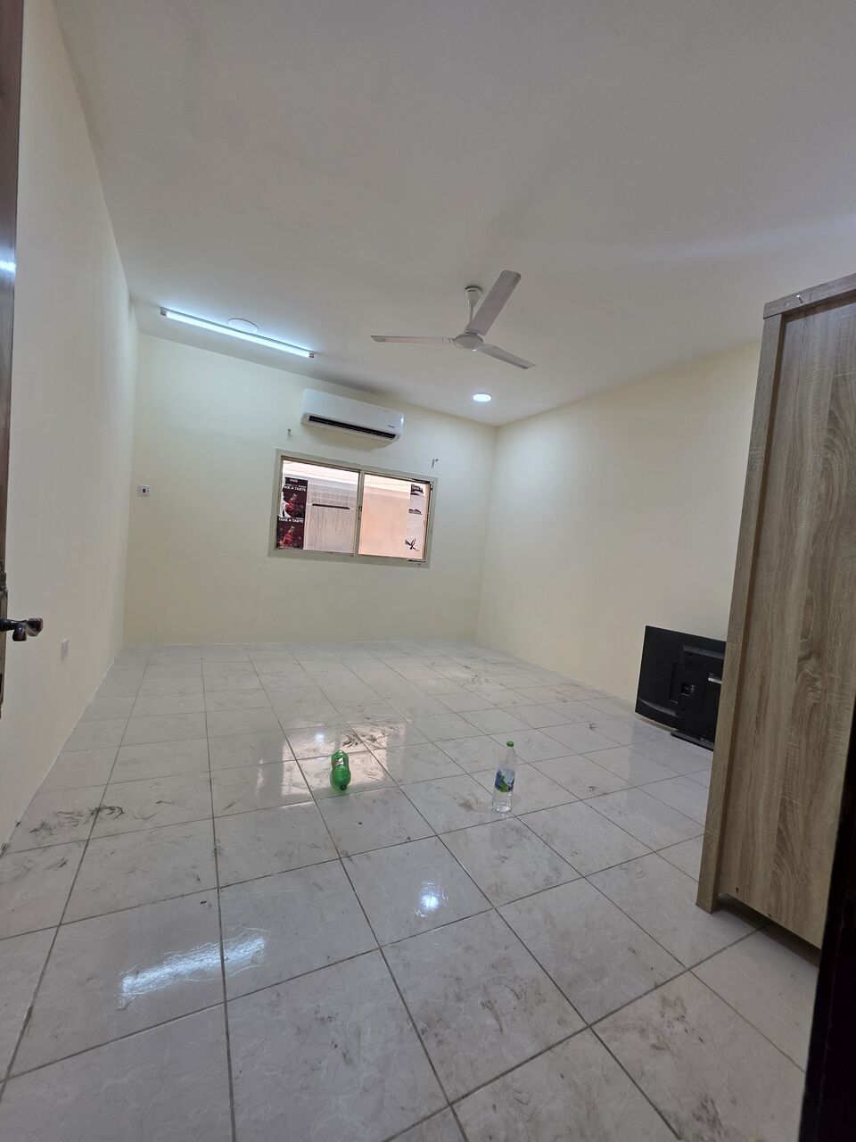 Manama, Apartments, Flats, Houses & Villas, BHD 250/month,  2 BR,  -Very Neet & Clean Semi Furnished 2 BHK Balcony Flat With Unlimited Ewa @250/BD In Gafool