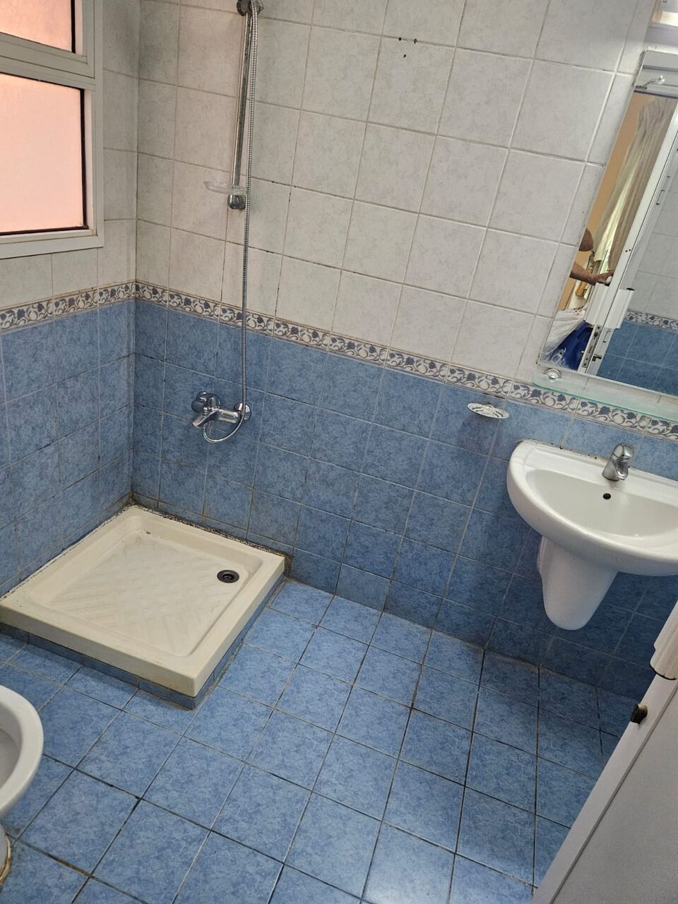 Gudaibiya, Rooms for Rent, BHD 120/month,  Master Bedroom W/ Washroom Available To Rent Free EWA 120