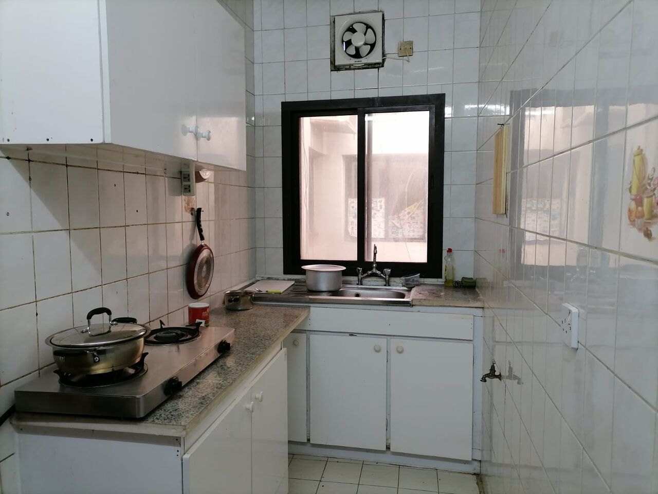 Gudaibiya, Apartments, Flats, Houses & Villas, BHD 120/month,  Furnished,  2 Bedroom Flat For Rent Neat Nesto, Awal Plaza Gudhaibiya