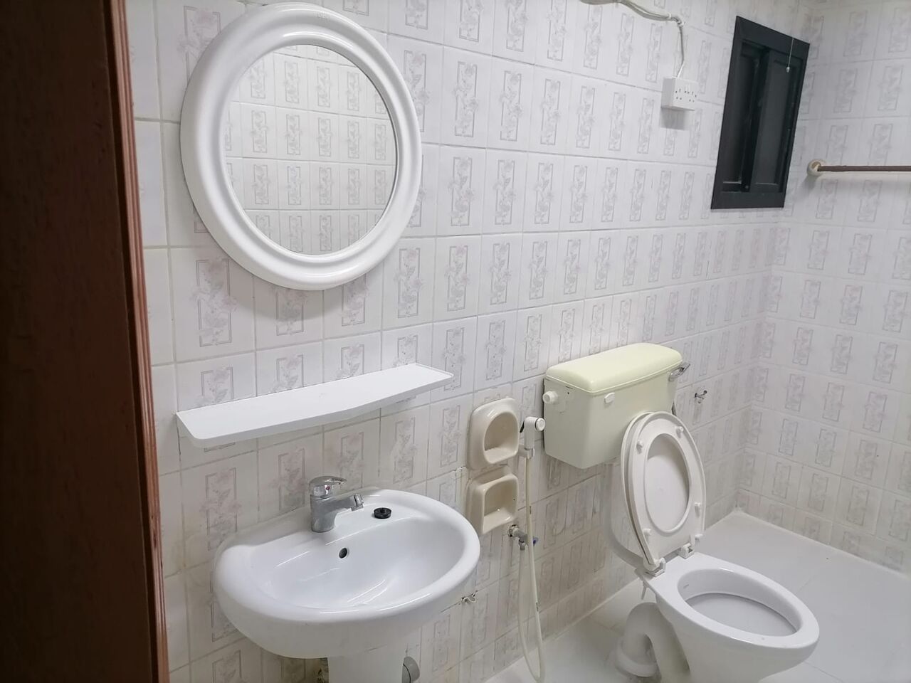 Gudaibiya, Apartments, Flats, Houses & Villas, BHD 120/month,  Furnished,  2 Bedroom Flat For Rent Neat Nesto, Awal Plaza Gudhaibiya