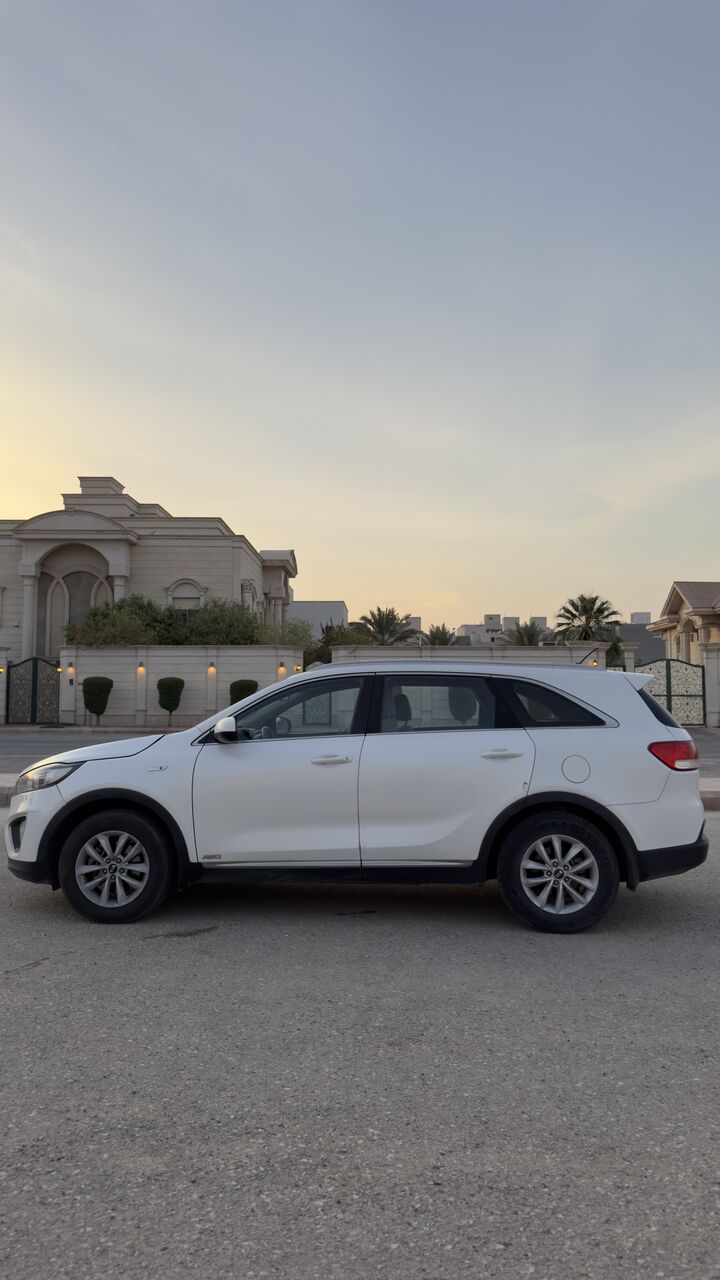 Riyadh, Vehicles, Cars & Trucks , SAR 27,  Kia Sorento,  2016,  190 KM,
