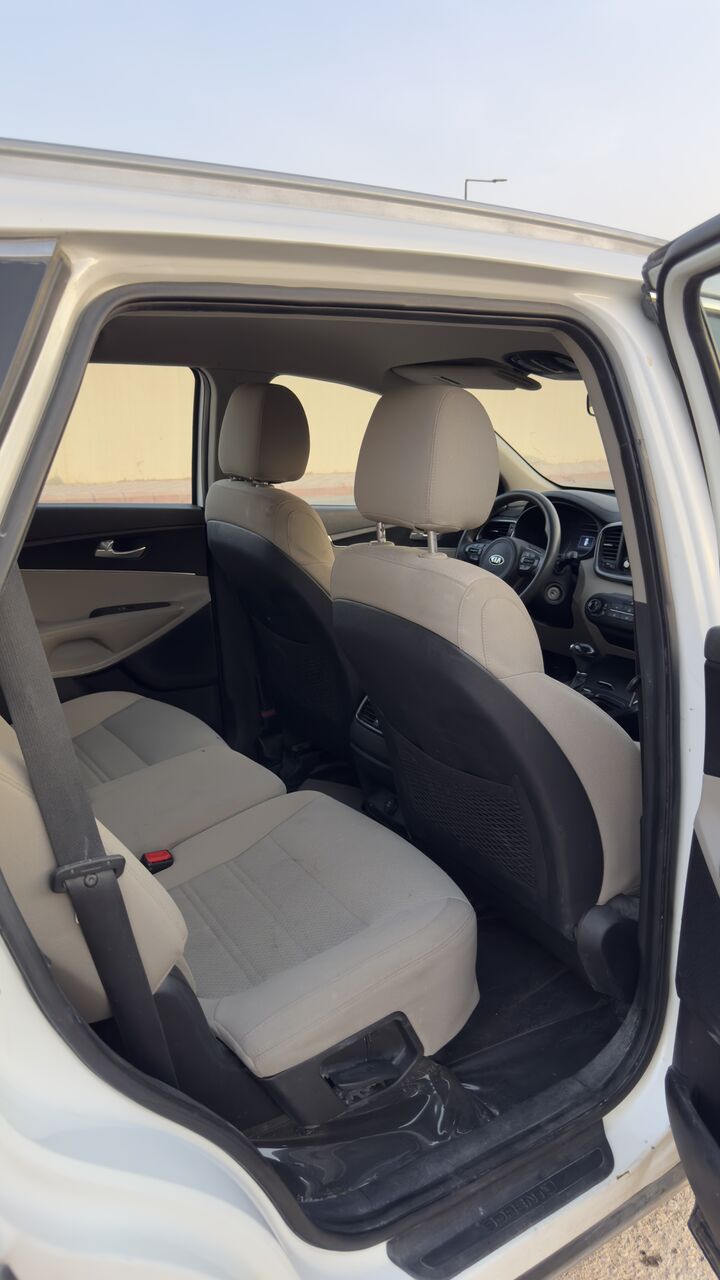 Riyadh, Vehicles, Cars & Trucks , SAR 27,  Kia Sorento,  2016,  190 KM,
