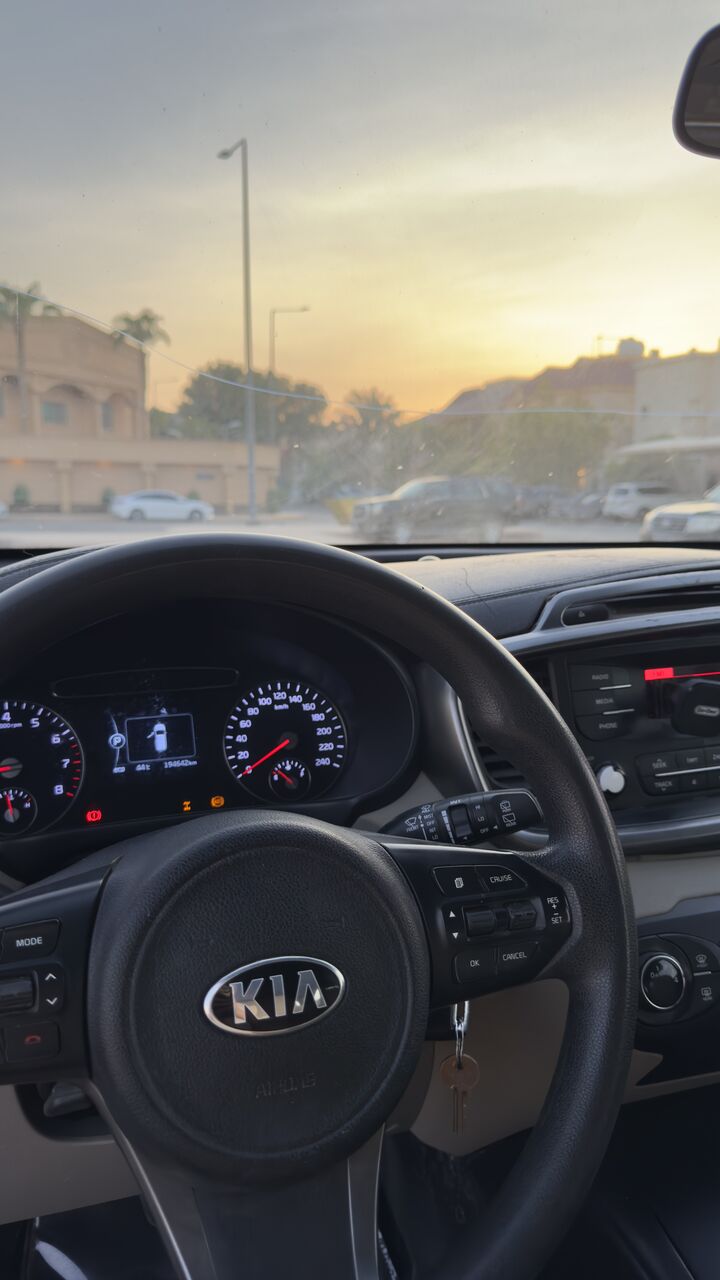 Riyadh, Vehicles, Cars & Trucks , SAR 27,  Kia Sorento,  2016,  190 KM,