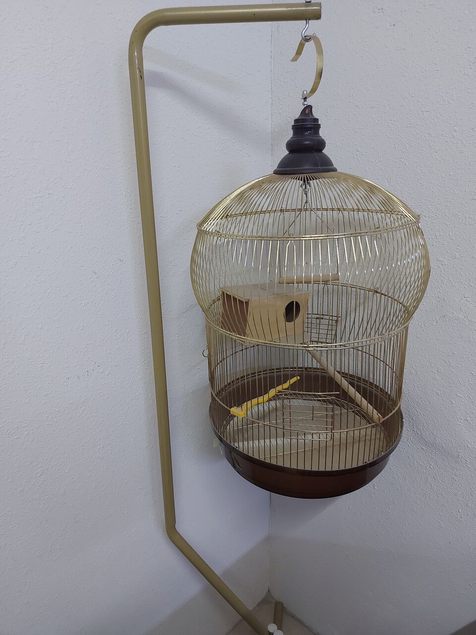 Jubail, Pet Supplies, SAR 150,  Golden Bird Cage With Stand, Cat Litter Box For Sale