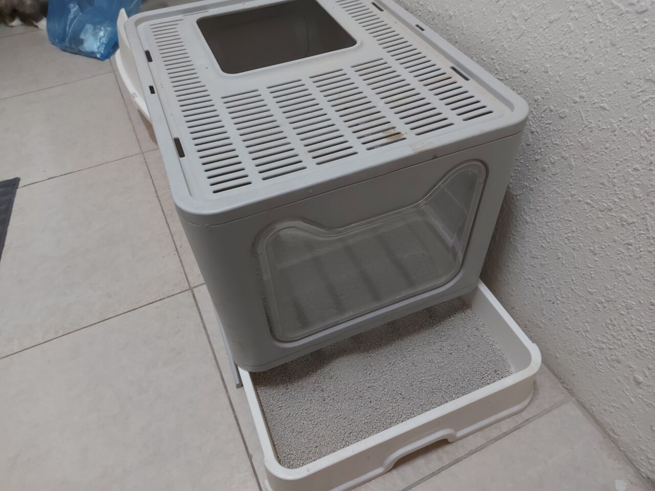 Jubail, Pet Supplies, SAR 150,  Golden Bird Cage With Stand, Cat Litter Box For Sale
