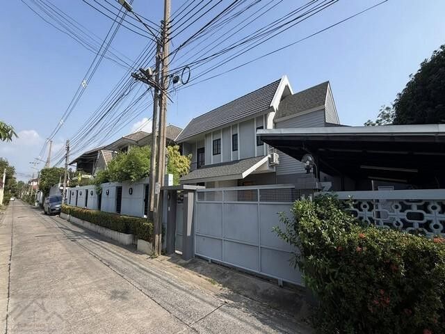 Bangkok, Villas, THB 73000,  95 Sq. Feet,  HR 10342 2-story Detached House For Rent, 5 Bedrooms, Soi Ratchadaphisek 32,