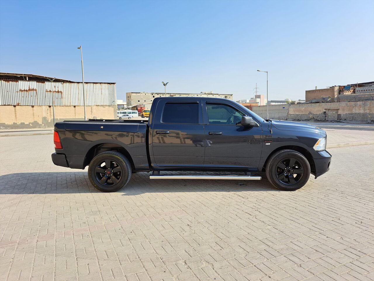 Manama, Vehicles, Cars & Trucks , BHD 6800,  Dodge Ram SLT,  2017,  Automatic,  252750 KM,    (Black)