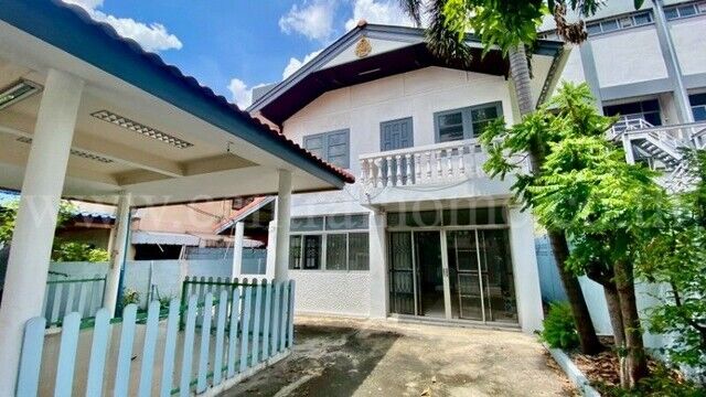 Bangkok, Real Estate For Sale, THB 3790000,  2 BR,  50 Sq. Feet,  Urgent Sale, Mitpracha Villa Village, Special Project, Near MRT Bang Yai Station.