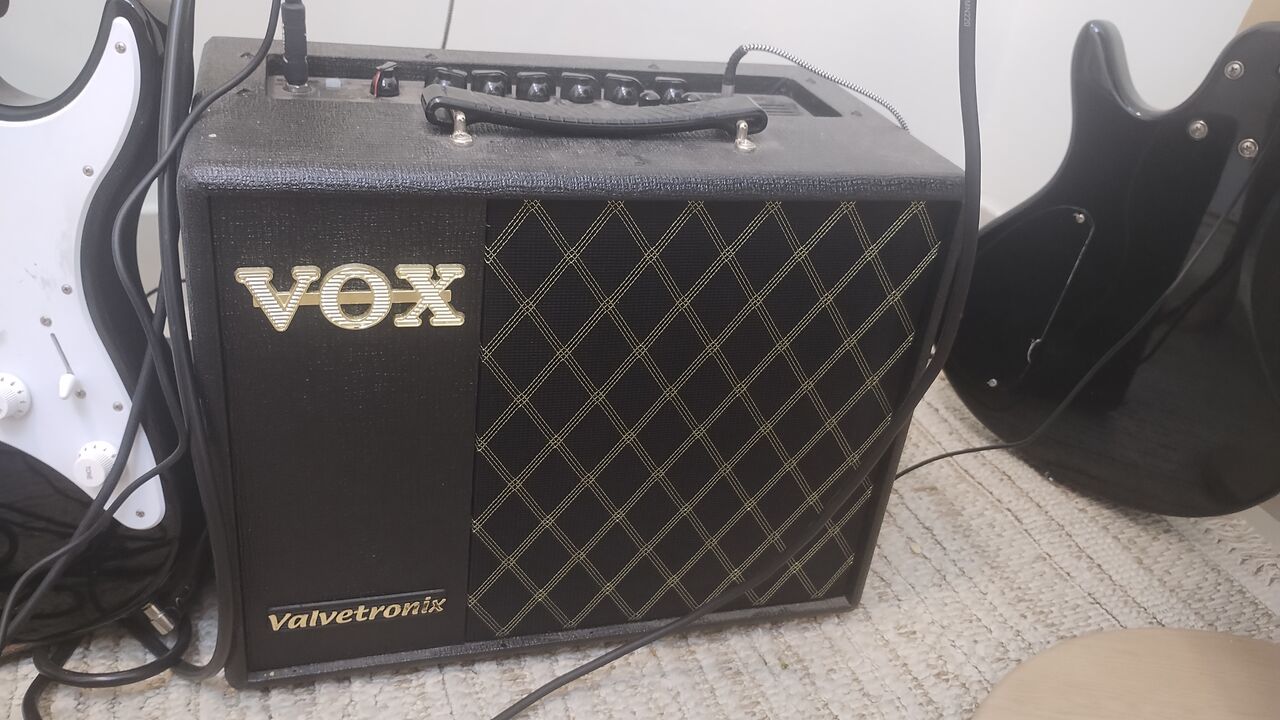 Riyadh, Musical Instruments, SAR 500,  Vox Valvetronix VT20x