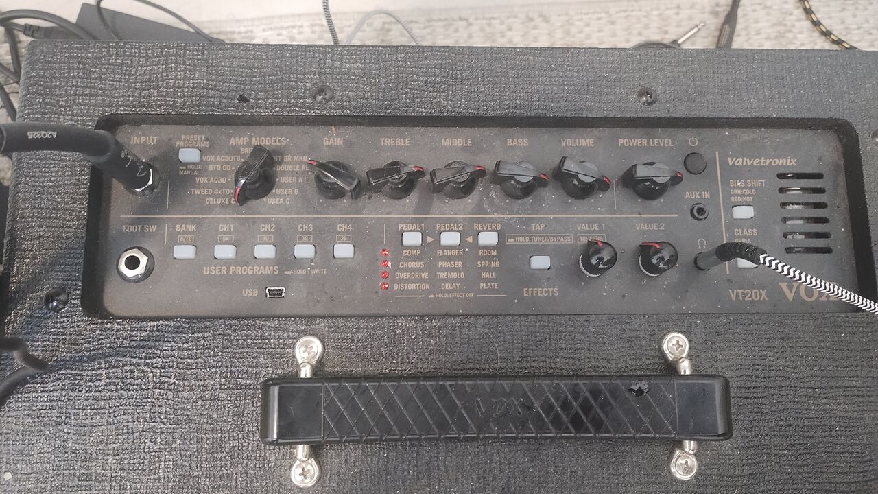 Riyadh, Musical Instruments, SAR 500,  Vox Valvetronix VT20x