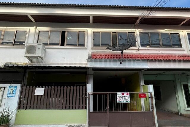 Bangkok, Real Estate For Sale, THB 2690000,  3 BR,  20 Sq. Feet,  Special Price Townhouse Prangthip Lat Phrao 95 Near MRT Mahadthai Station.