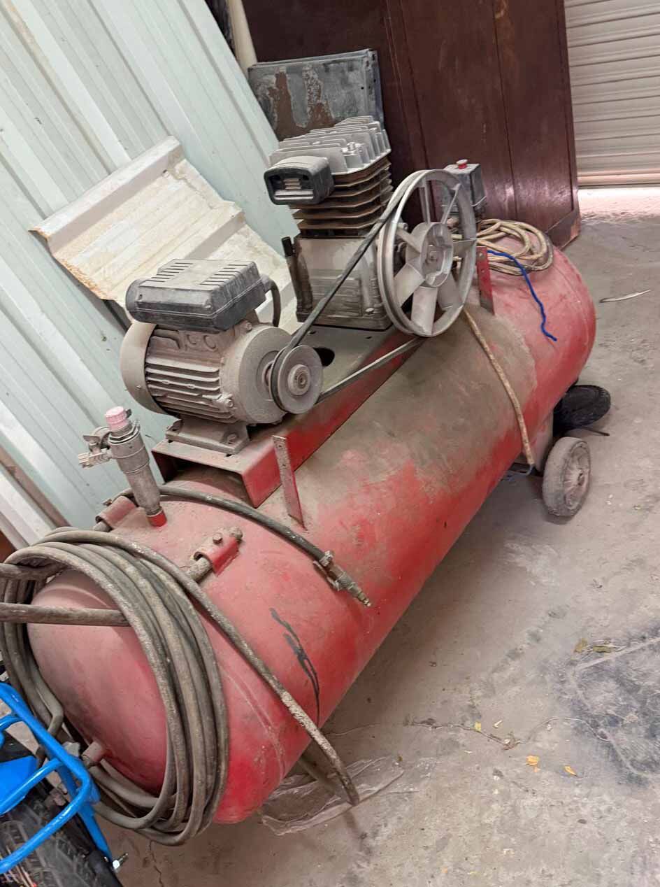 Riffa, Air Conditioners, BHD 100,  Air Compressors And Jak And Wailding Misine