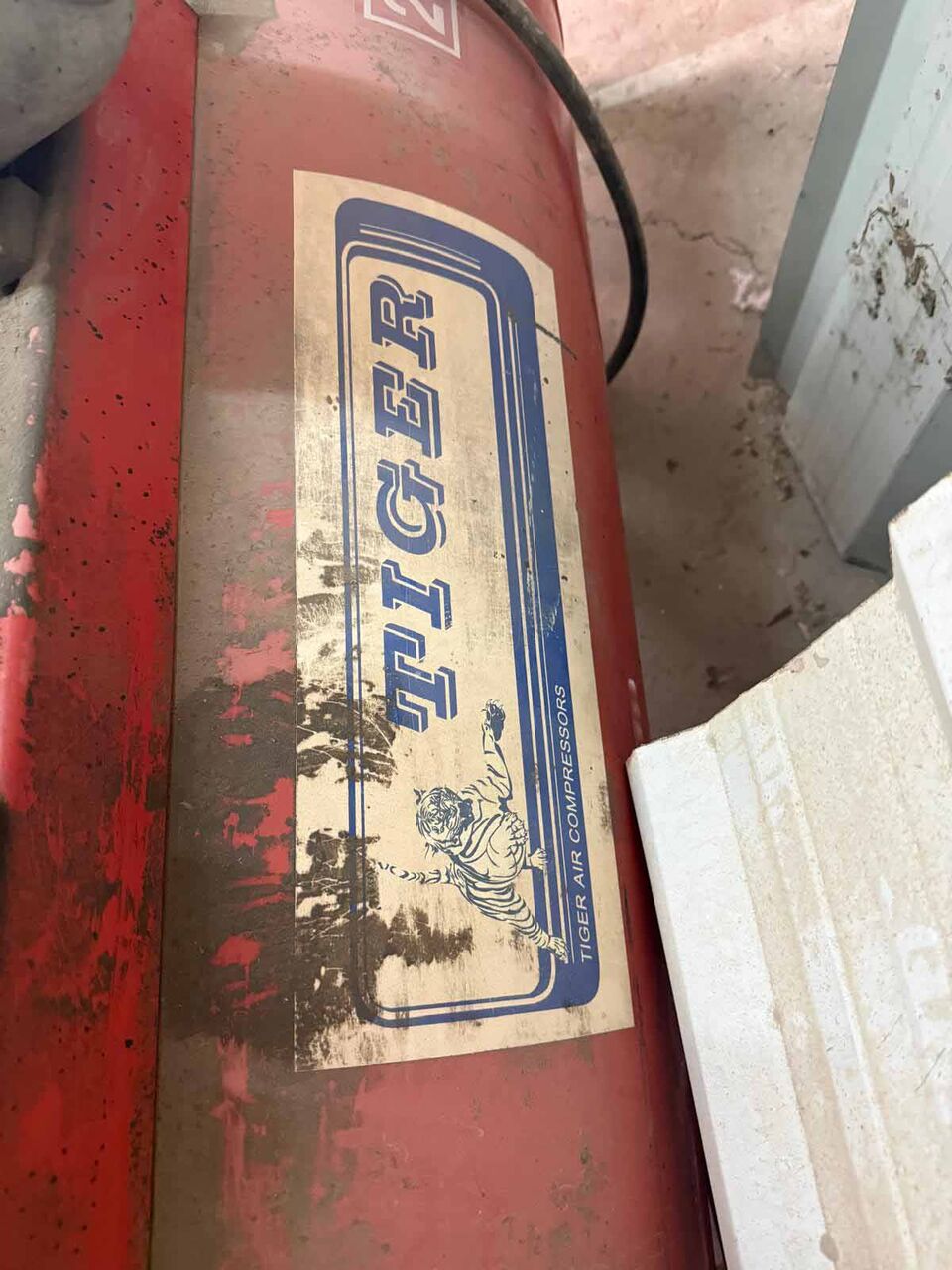 Riffa, Air Conditioners, BHD 100,  Air Compressors And Jak And Wailding Misine