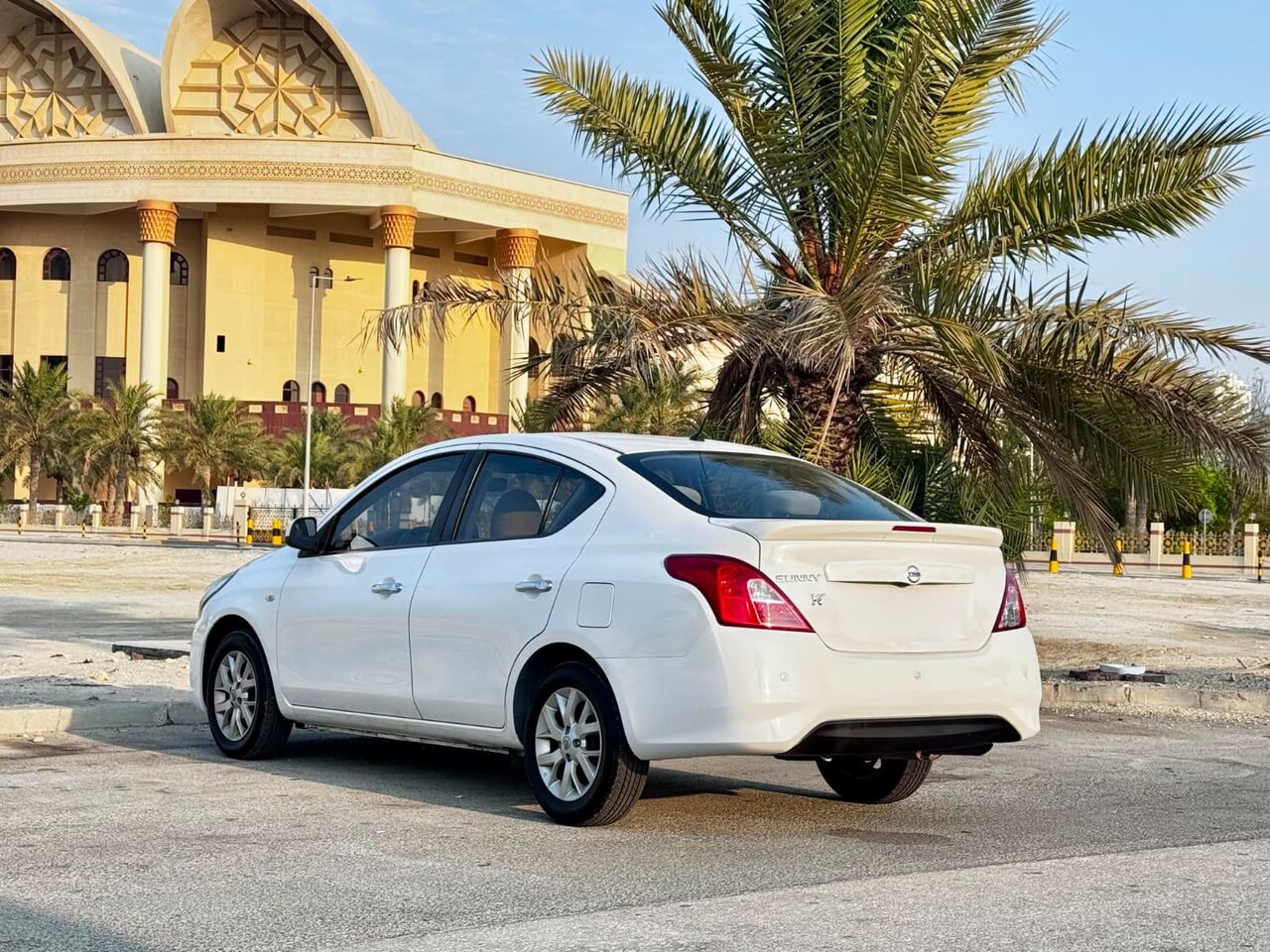 Manama, Vehicles, Cars & Trucks , BHD 3400,  NISSAN SUNNY,  2022,  Automatic,  98000 KM,  FULL