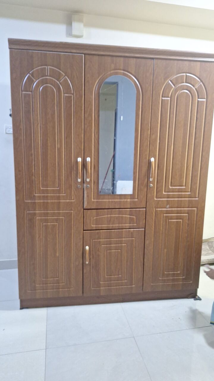 Manama, Furniture, BHD 23,  3 Door Spacious Cupboard Wardrobe For Only BD 23.00
