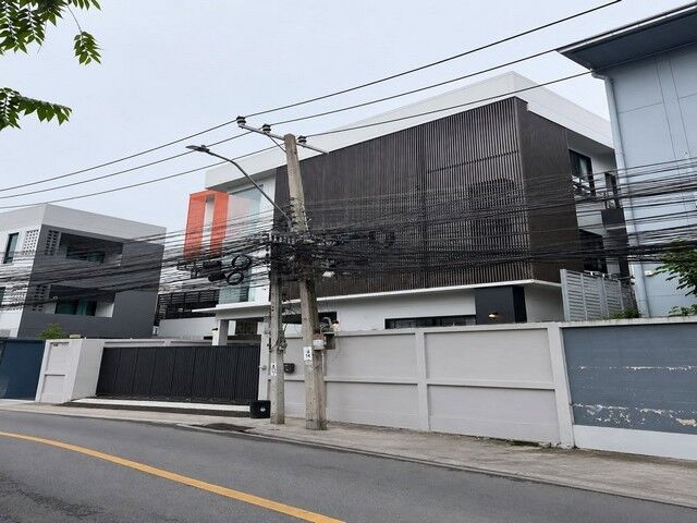 Bangkok, Villas, THB 85000,  100 Sq. Feet,  Code C7260, 3-story Detached House For Rent, Ratchadaphisek Area, Near MRT Sutthisan,