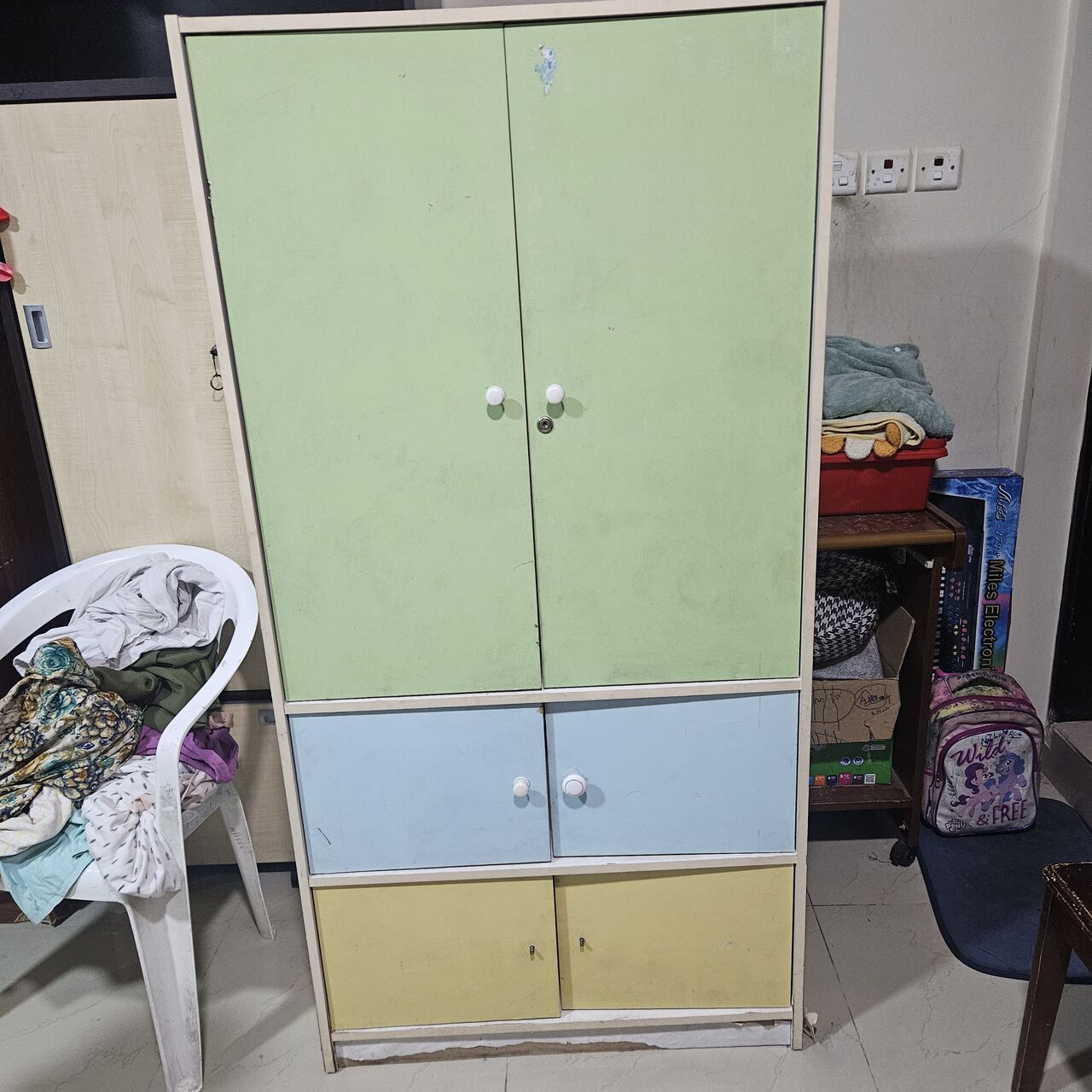 Gudaibiya, Furniture, BHD 30,  2 Nos Double Door Cupboard Wardrobe Neat Condition