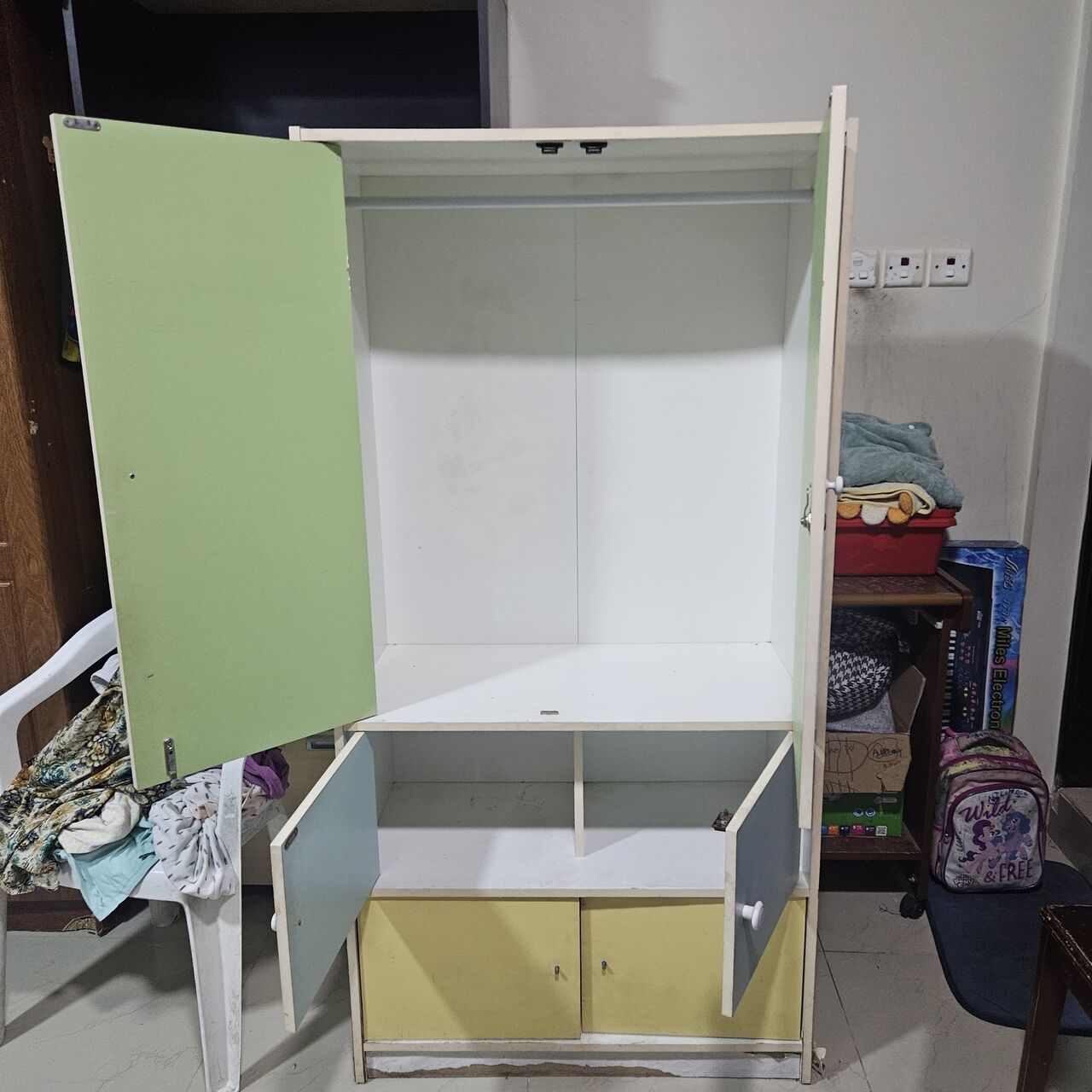 Gudaibiya, Furniture, BHD 30,  2 Nos Double Door Cupboard Wardrobe Neat Condition