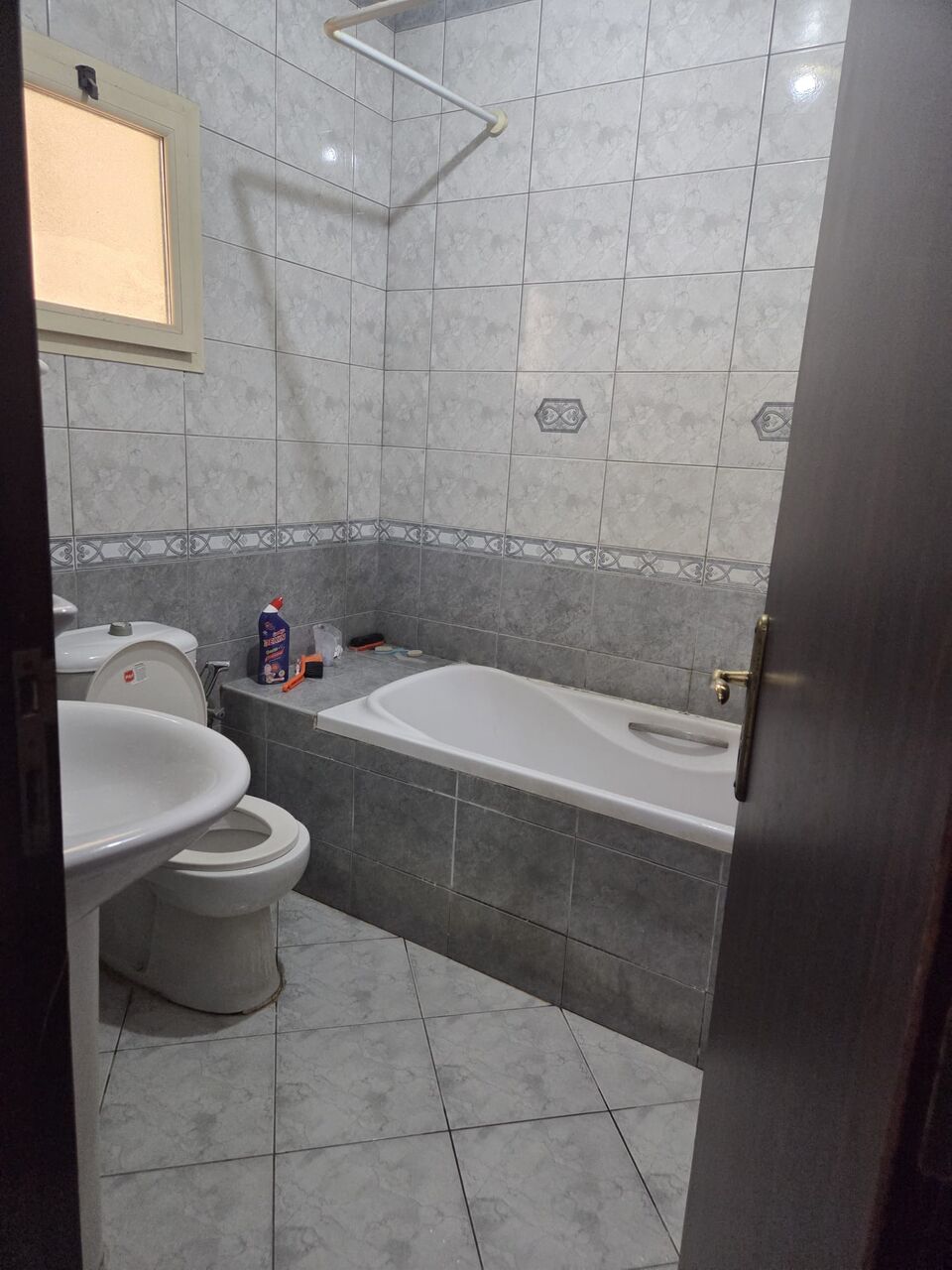 Hoora, Apartments, Flats, Houses & Villas, BHD 100/month,  Furnished,  1 BR,  100 Sq. Meter,  Sharing Room Available In Hoora