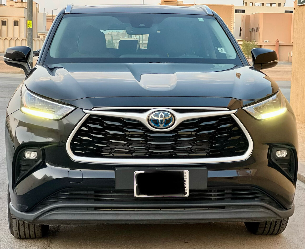 Riyadh, Vehicles, Cars & Trucks , SAR 135,  Toyota Highlander Hybrid,  2023,  Automatic,  53198 KM,    Full Option All Original Paint Without Accident