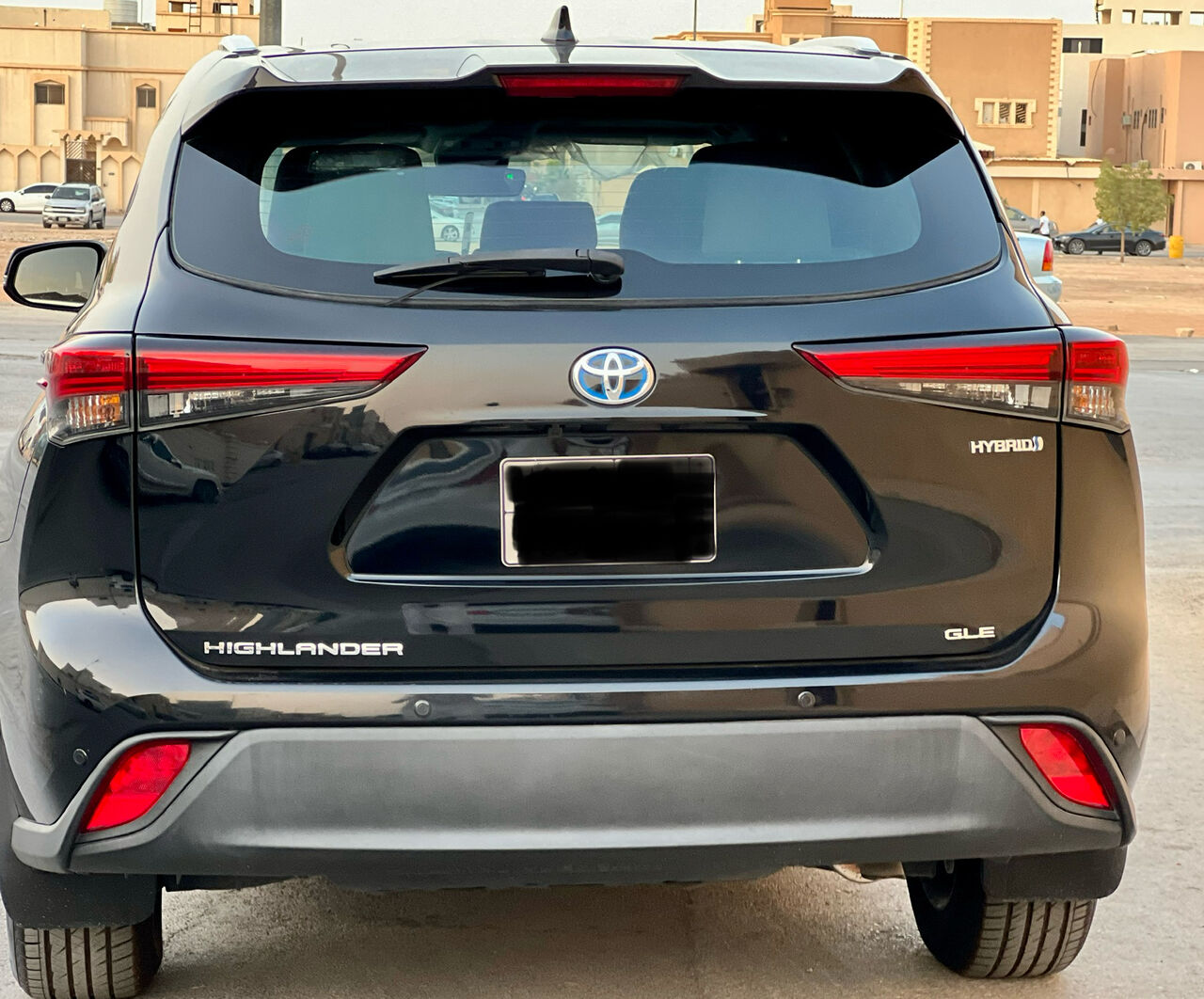 Riyadh, Vehicles, Cars & Trucks , SAR 135,  Toyota Highlander Hybrid,  2023,  Automatic,  53198 KM,    Full Option All Original Paint Without Accident