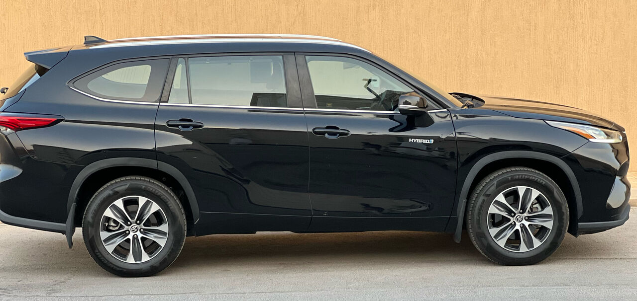 Riyadh, Vehicles, Cars & Trucks , SAR 135,  Toyota Highlander Hybrid,  2023,  Automatic,  53198 KM,    Full Option All Original Paint Without Accident