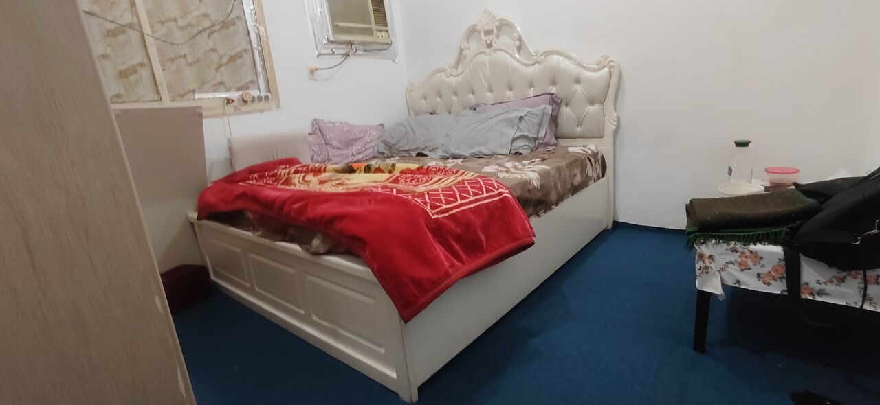 Khobar, Furniture, SAR 550,  Urgently Selling!! Queen Size Bed With Spring Mattress