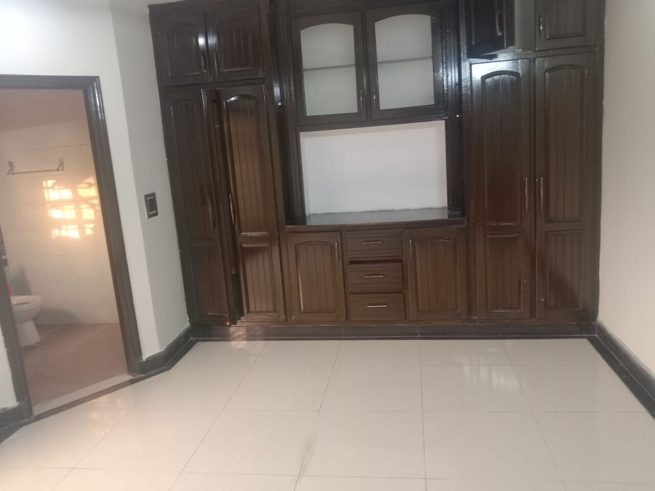 Rawalpindi, Apartments, Flats, Houses & Villas, PKR 100000/month,  5 BR,  1656 Sq. Feet,  For Rent: House 8 Marla Usman Block Phase 8 Bahria Town Rawalpindi, Pakistan