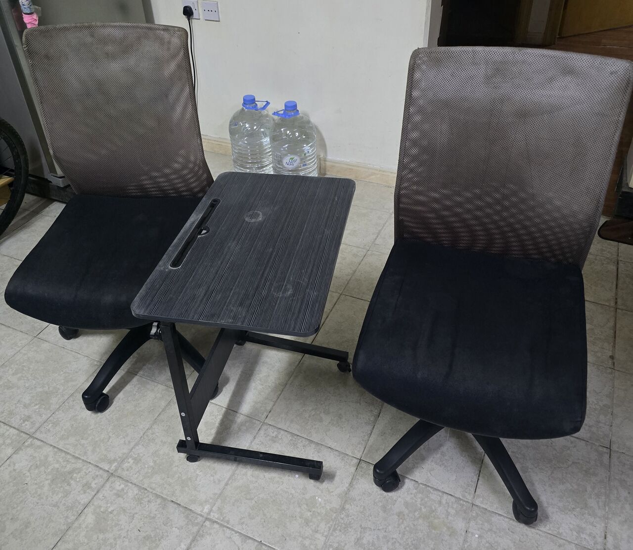 Al Malaz, Furniture, SAR 120,  2 Office Chairs And 1 Laptop Table