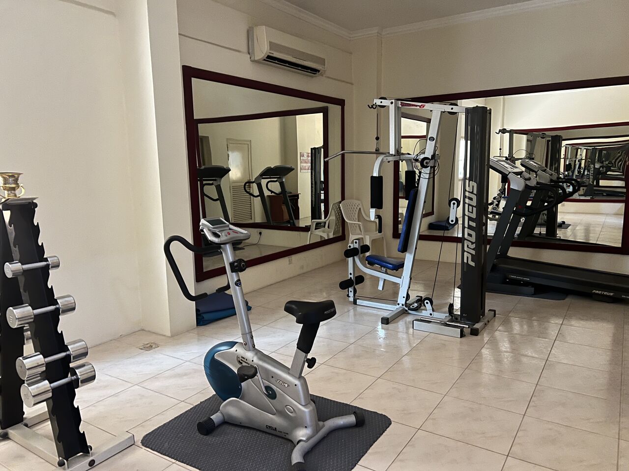 Juffair, Apartments, Flats, Houses & Villas, BHD 250/month,  Furnished,  2 BR,  2 Bedrooms FF  Flat In Juffair Incld Ewa