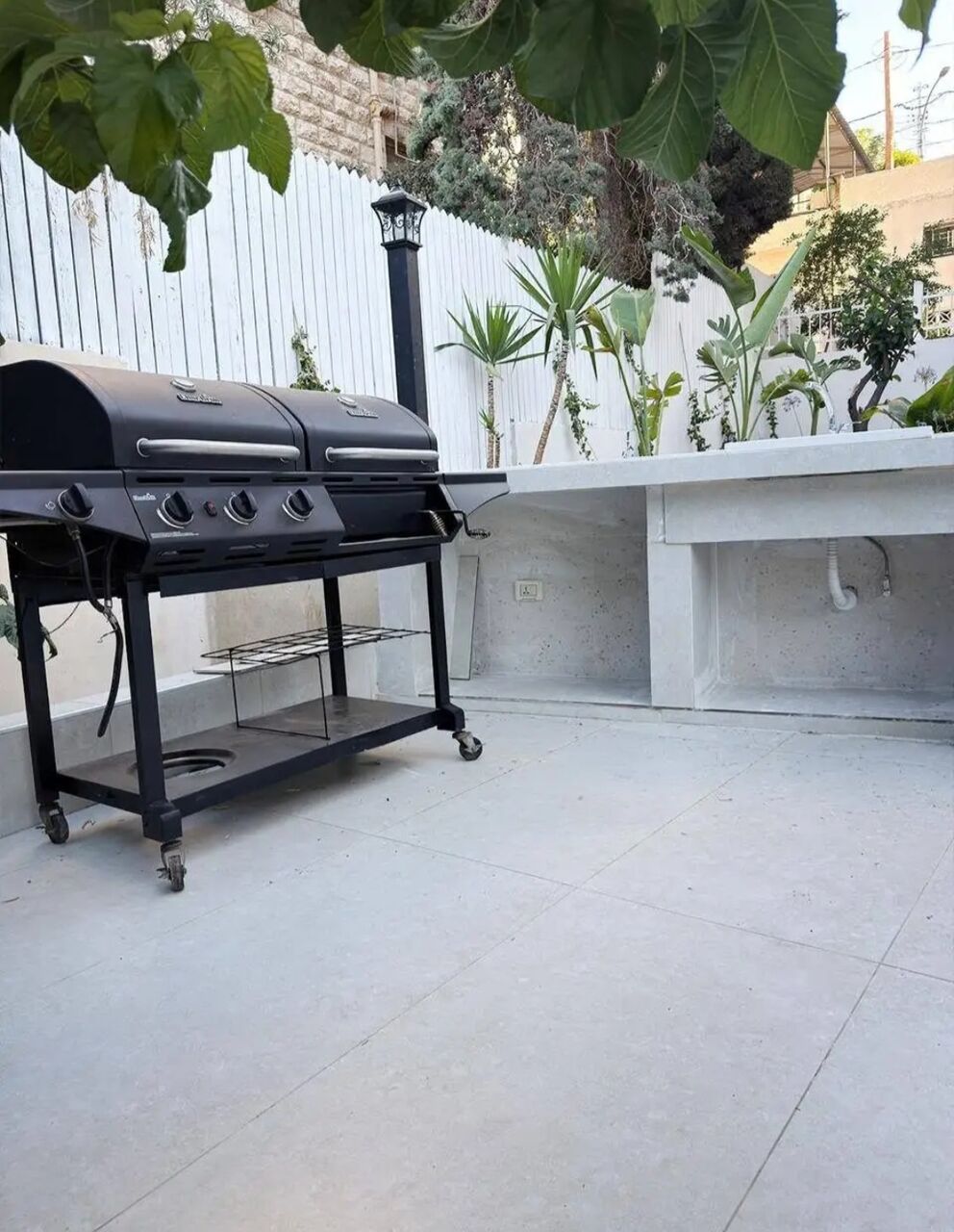 Amman, Apartments, Flats, Houses & Villas, JOD 16000/year,  Furnished,  3 BR,  Ground Fully Furinshed 3B Apartment With Garden And Terrace In 3rd Circle 00962777688956