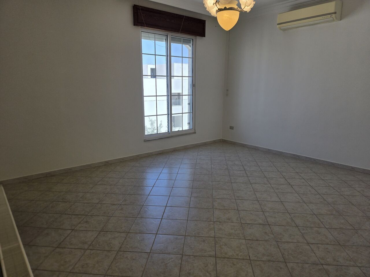 Abdoun, Apartments, Flats, Houses & Villas, JOD 23000/year,  Furnished,  4 BR,  Semi Furnished 4B Apart With Baconly And Terrace In Abdoun 00962777688956